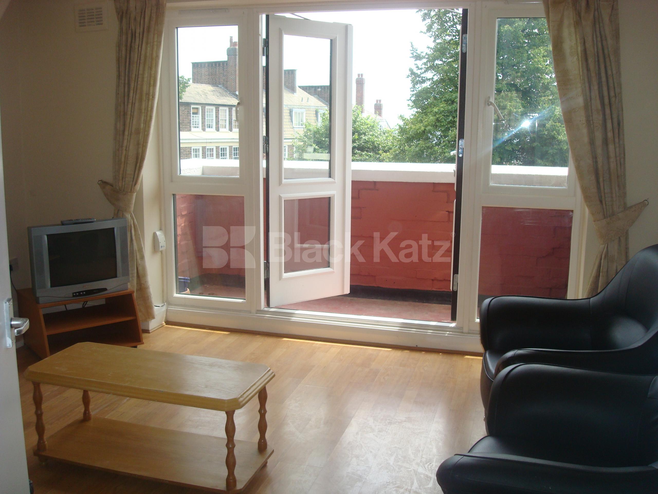 			2 Bedroom, 1 bath, 1 reception Flat			 Waltersville Road, CROUCH END BORDERS N19